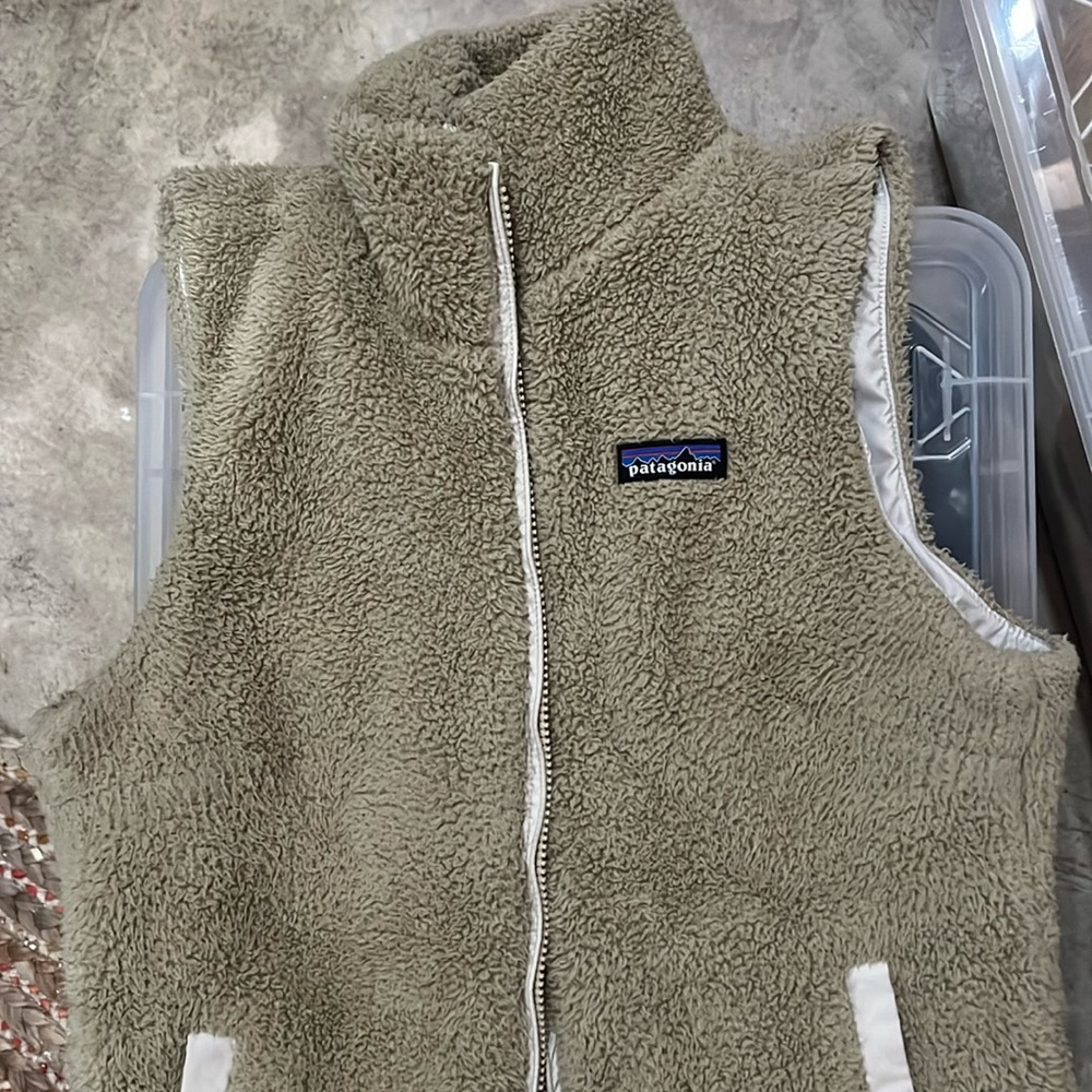 Patagonia Sherpa style vest size medium